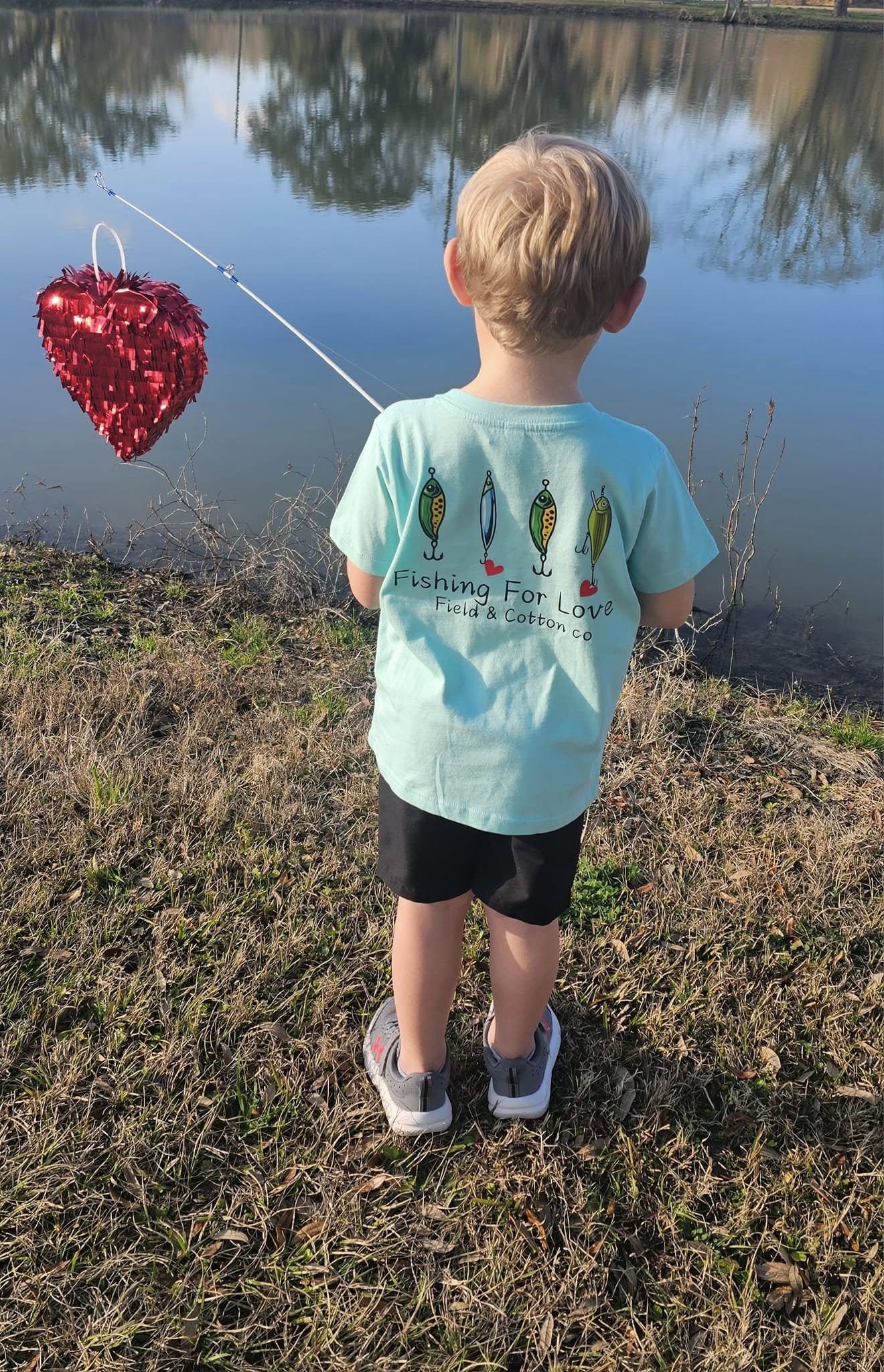 FISHING FOR LOVE VALENTINES T-SHIRT