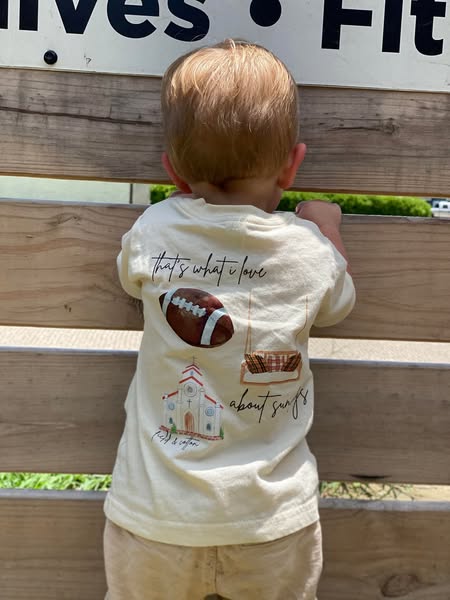 THAT'S WHAT I LOVE ABOUT SUNDAYS T-SHIRT