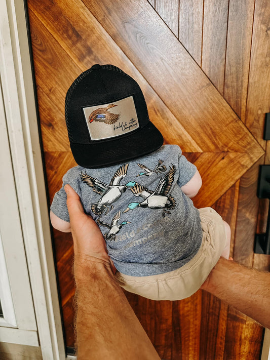 4 FLYING DUCKS T-SHIRT