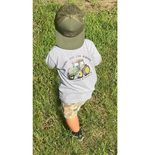 COUNTRY BOY CAN SURVIVE (TRACTOR) T-SHIRT