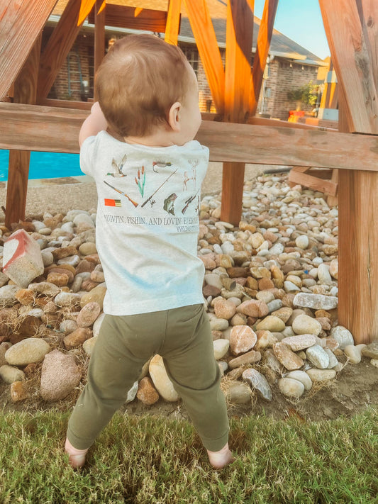 HUNTIN. FISHIN. AND LOVIN EVERYDAY T-SHIRT